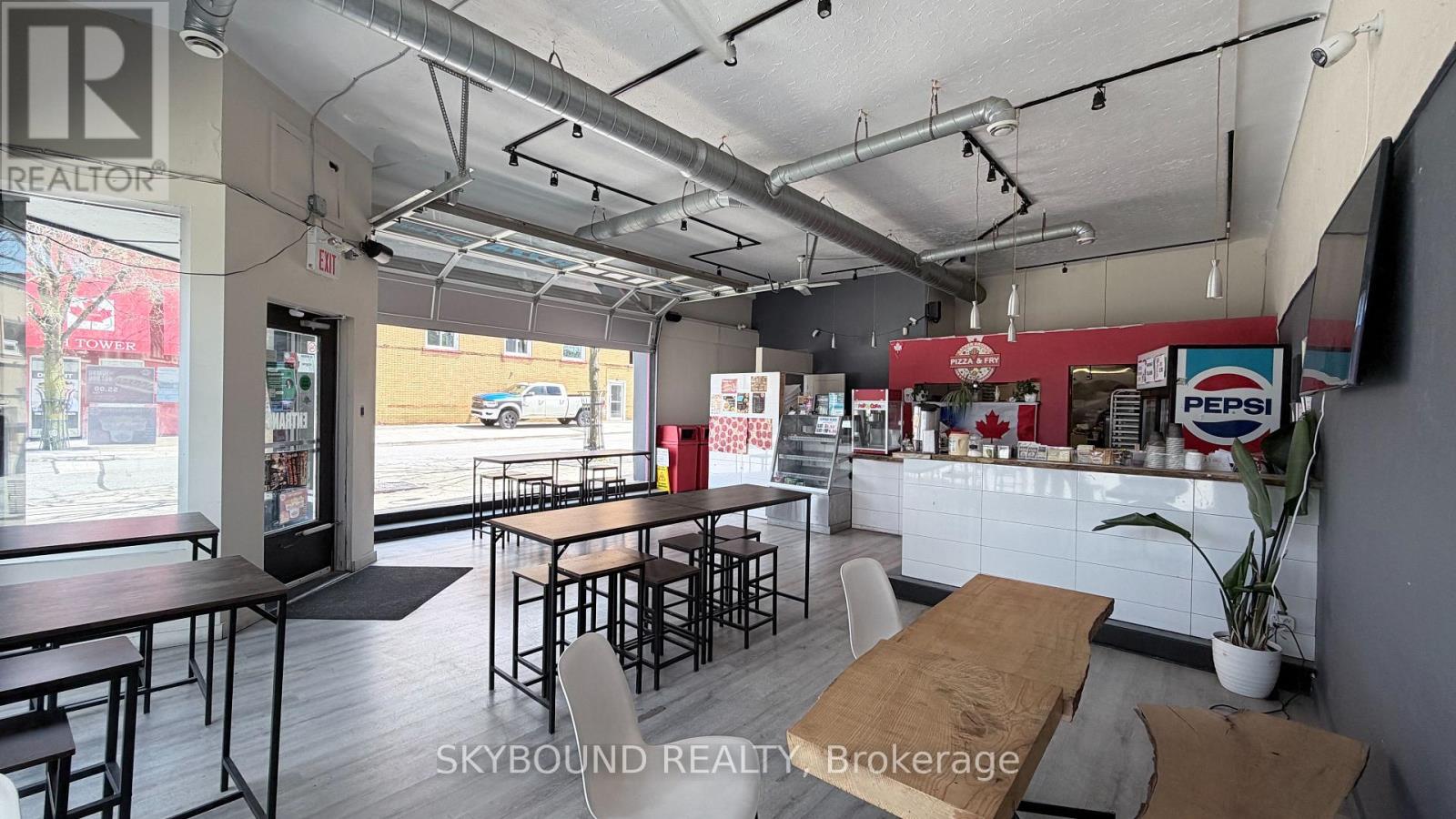 4572 Queen Street, Niagara Falls, Ontario  L2E 2L6 - Photo 8 - X13230674