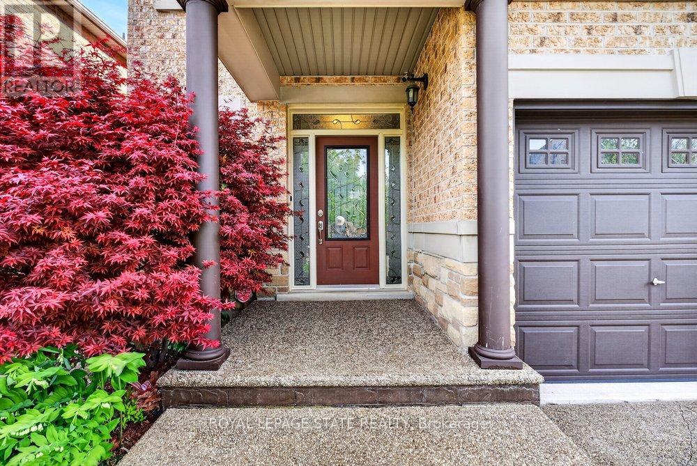 7 Summerwind Drive, Hamilton, Ontario  L9B 0E5 - Photo 7 - X13230712