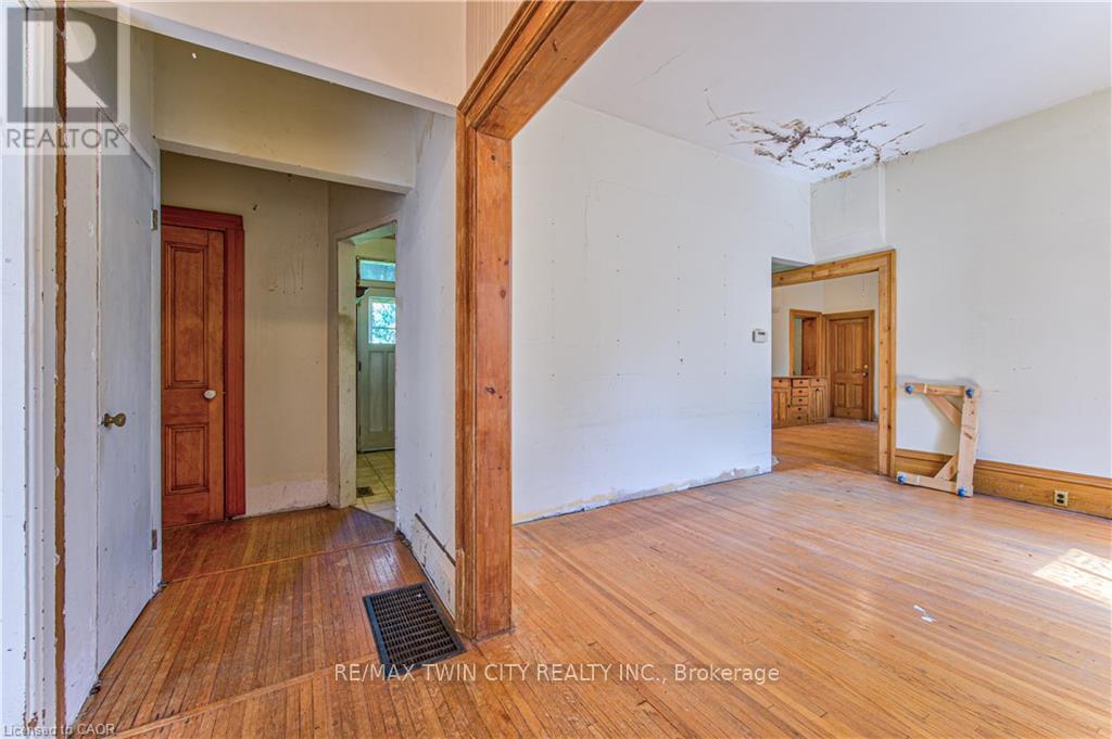 12 Myrtle Avenue, Cambridge, Ontario  N1S 2R9 - Photo 7 - X13230808
