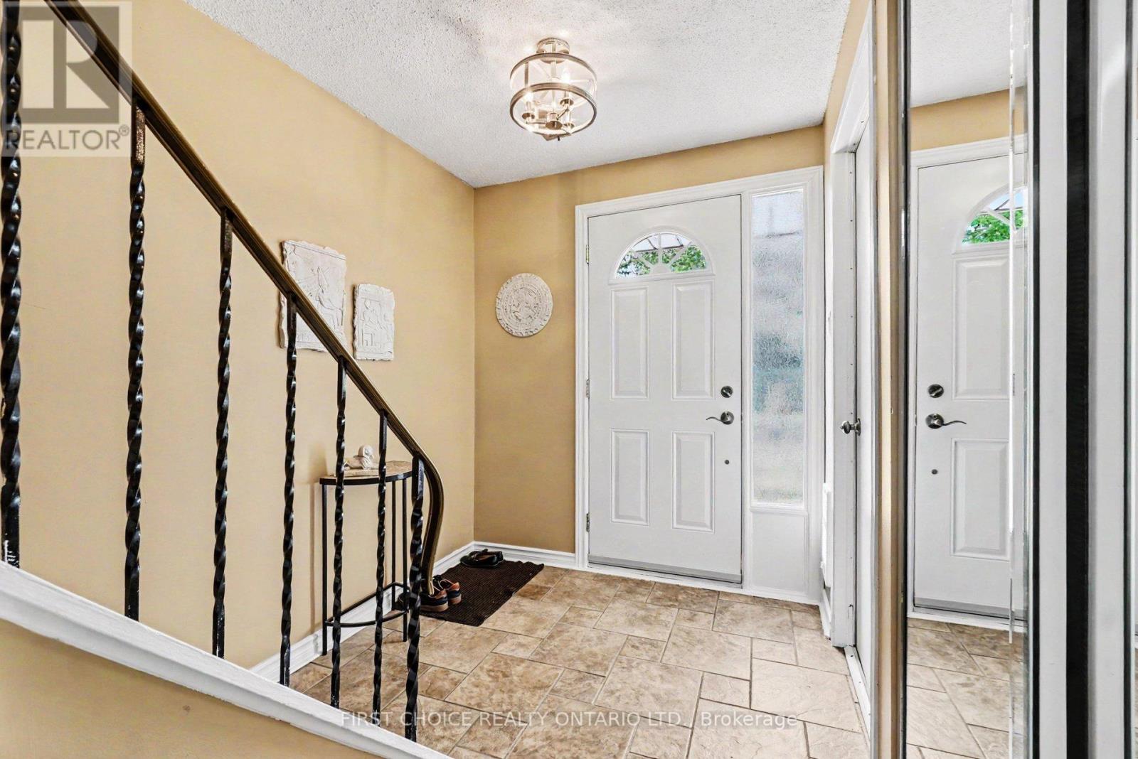 34 - 1793 Axminster Court, Ottawa, Ontario  K1C 1Z5 - Photo 2 - X13230946