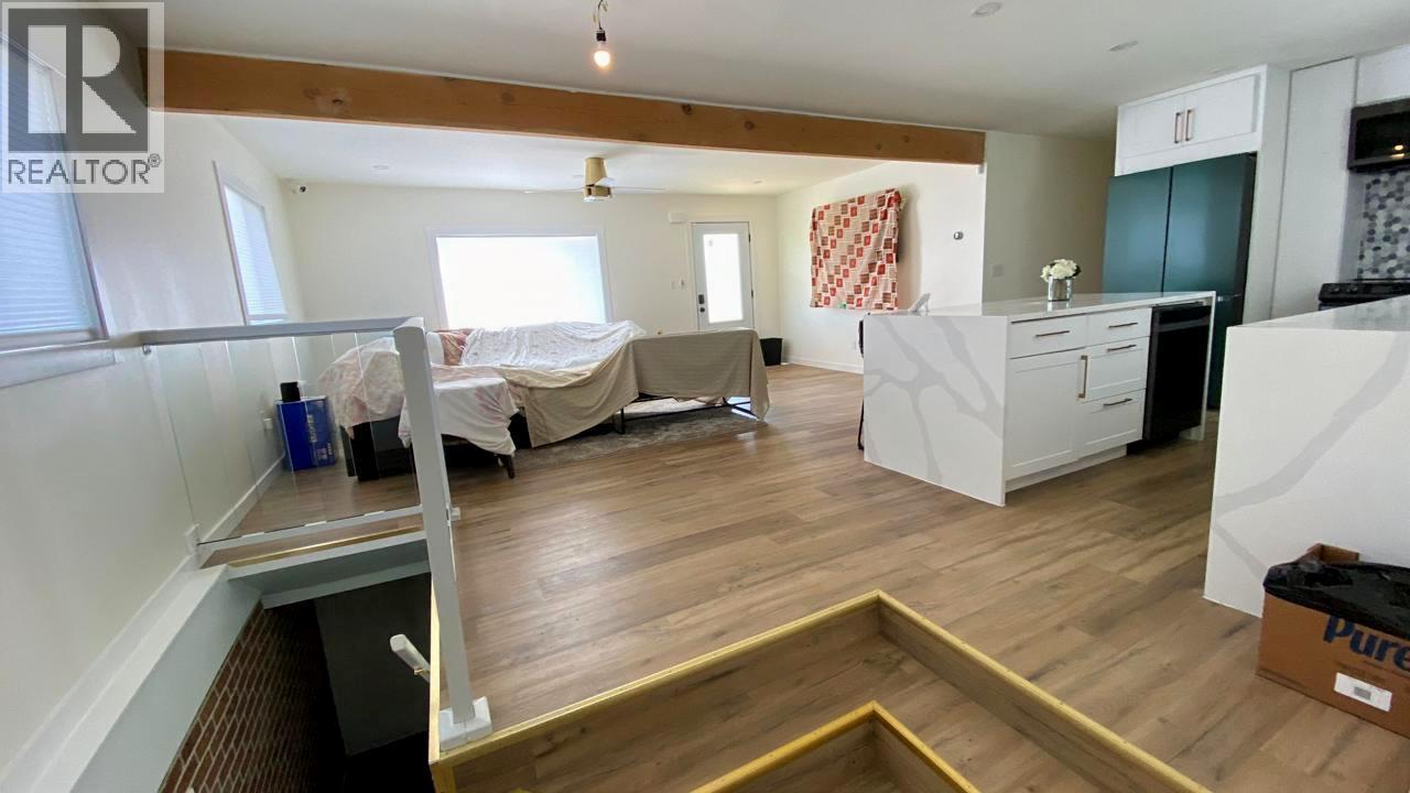 9275 Pighin Road, Cranbrook, British Columbia  V1C 7C9 - Photo 6 - 10389927