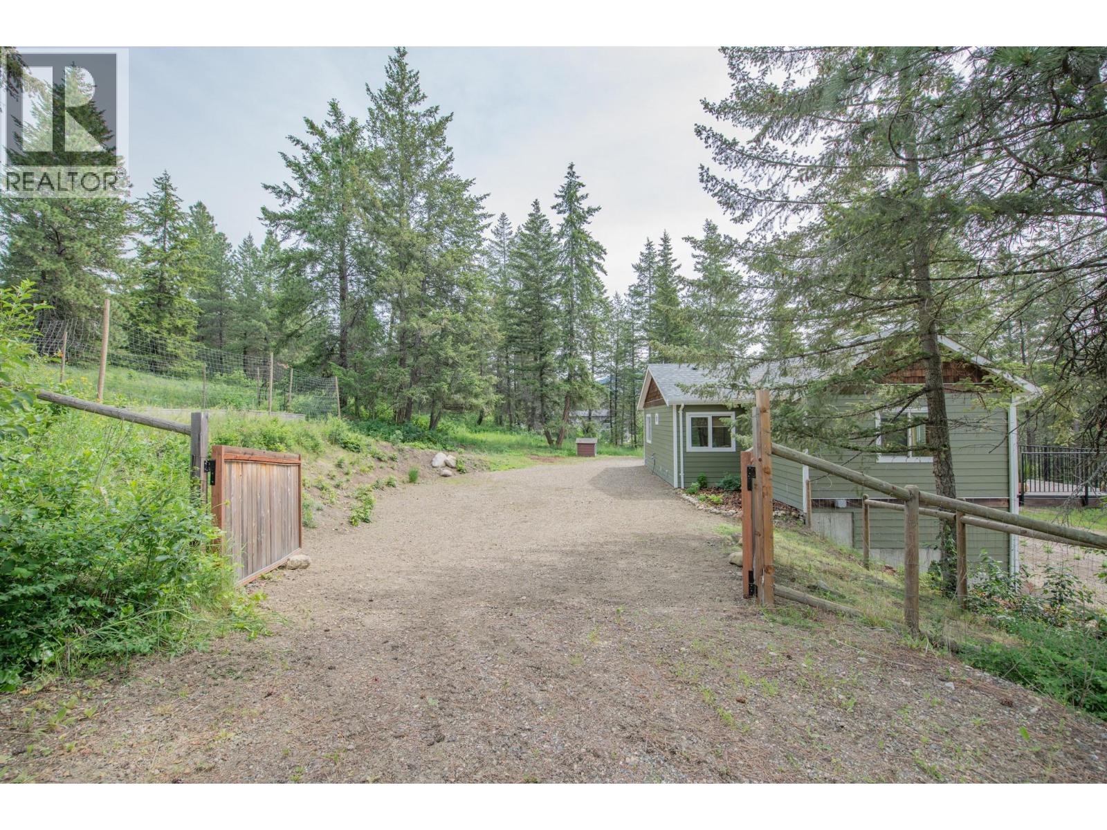 189 Rylin Road, Lumby, British Columbia  V0E 2G1 - Photo 2 - 10389839