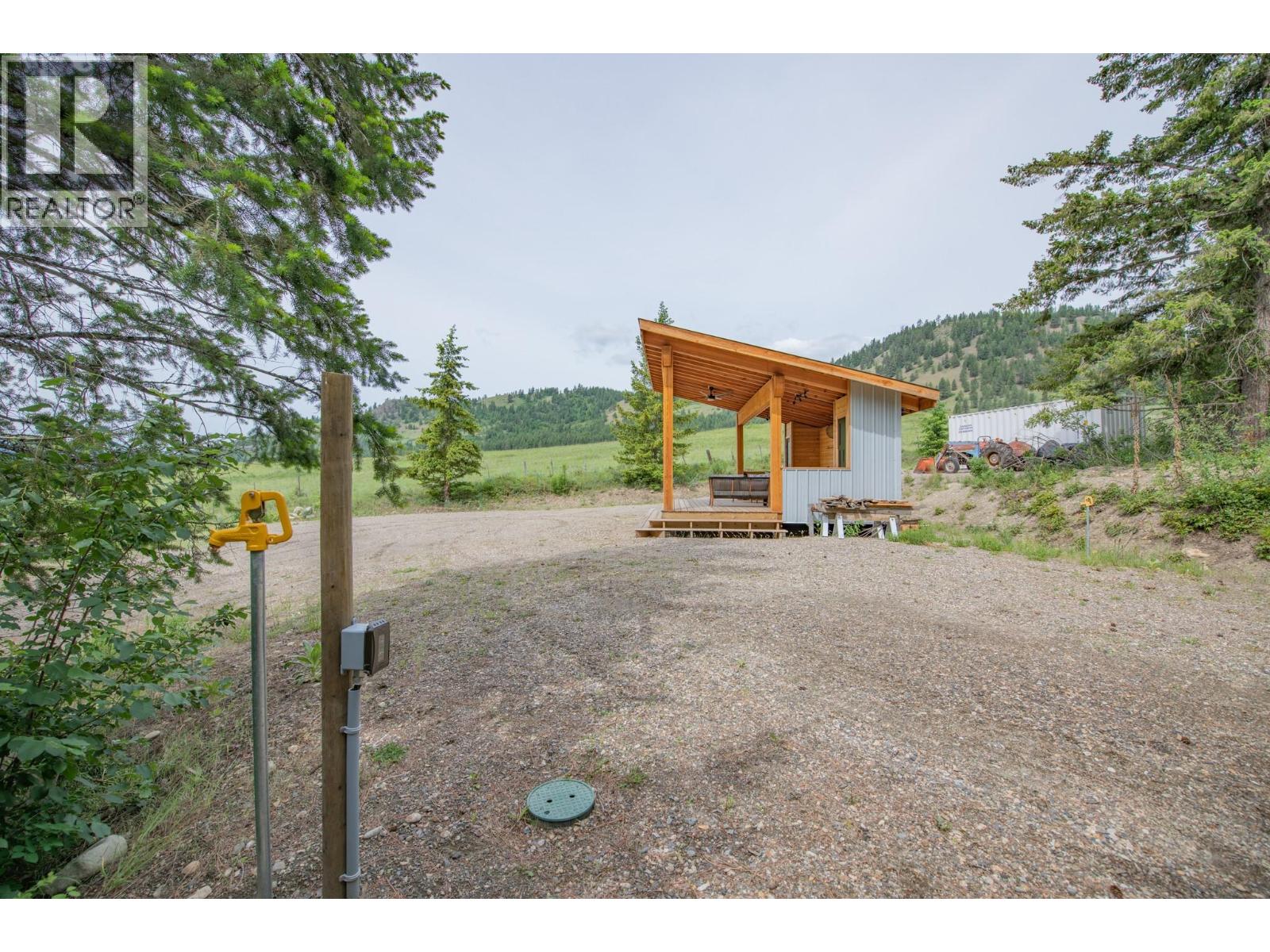 189 Rylin Road, Lumby, British Columbia  V0E 2G1 - Photo 4 - 10389839