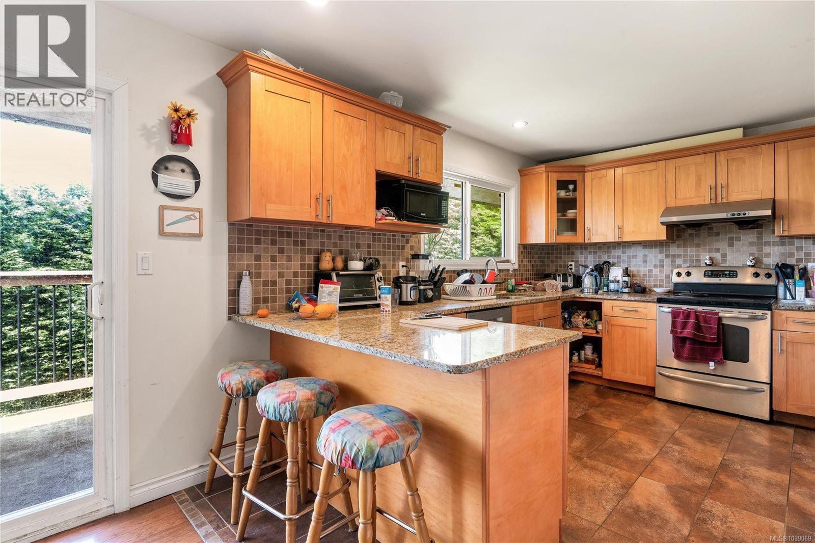 4094 Dawnview Cres, Saanich, British Columbia  V8N 5K1 - Photo 10 - 1039069