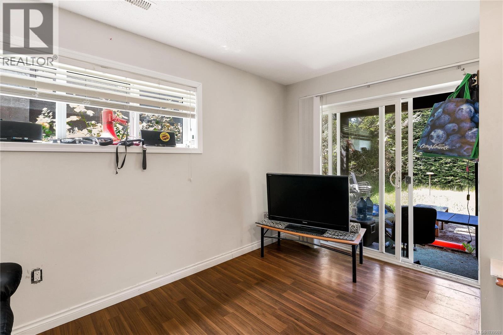 4094 Dawnview Cres, Saanich, British Columbia  V8N 5K1 - Photo 28 - 1039069