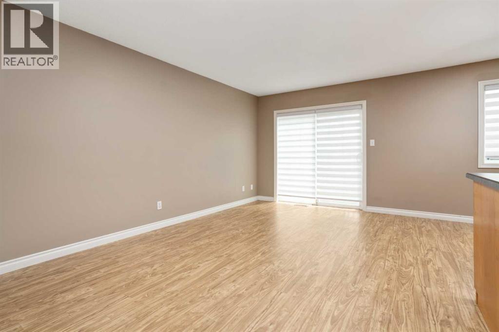 201, 4915 45 Street, Camrose, Alberta  T4V 1E3 - Photo 7 - A2315268