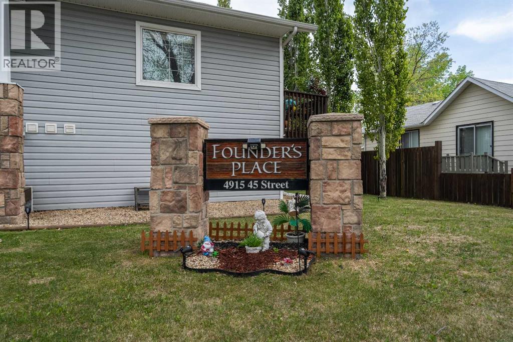 201, 4915 45 Street, Camrose, Alberta  T4V 1E3 - Photo 1 - A2315268