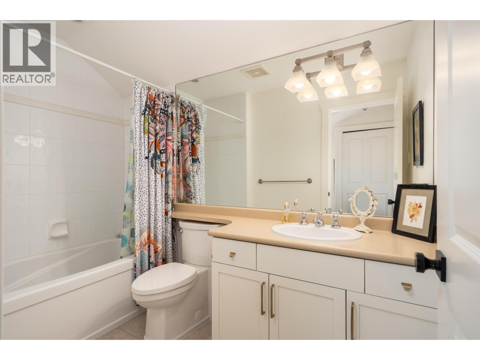 2470 Sasamat Street, Vancouver, British Columbia  V6R 4S8 - Photo 25 - R3131255