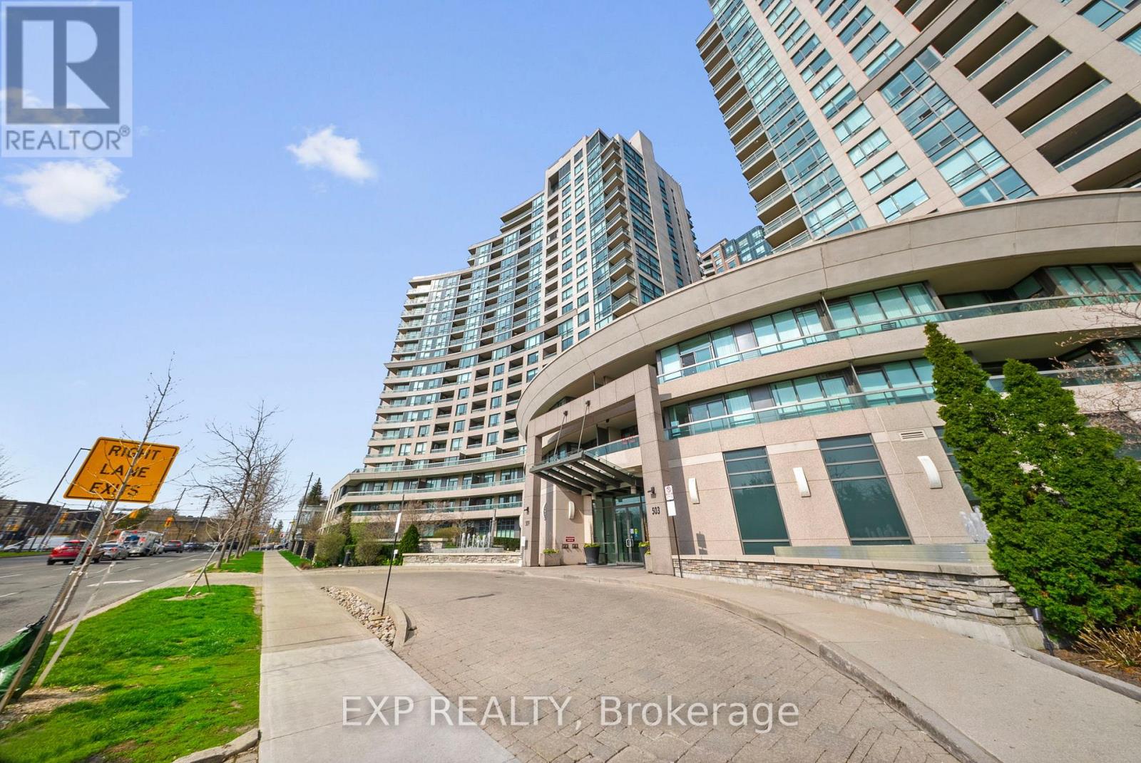 <div class="slider-price">$648,880</div><p>1609 - 509 Beecroft Road, Toronto, Ontario</p>