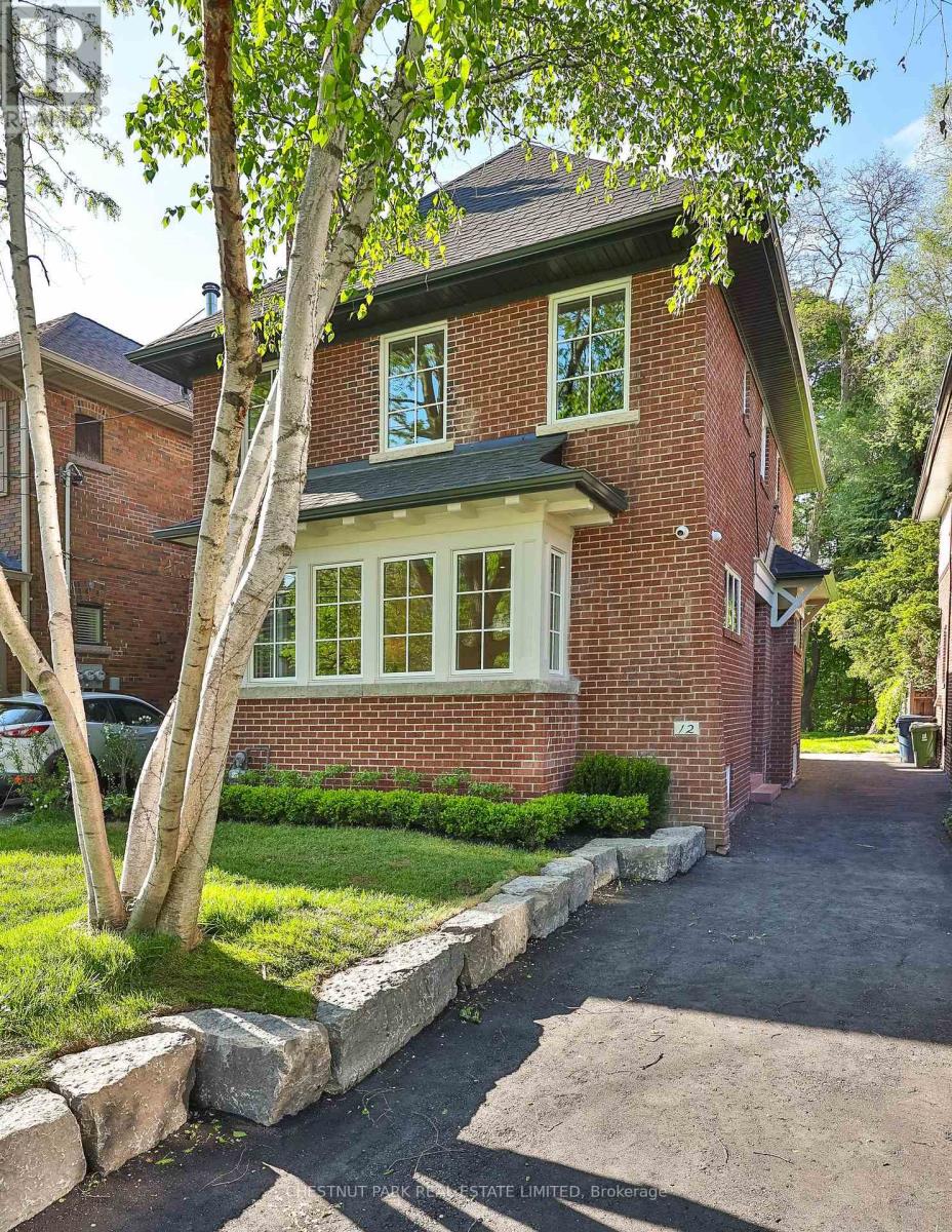 <div class="slider-price">$3,295,000</div><p>12 Glenview Avenue, Toronto, Ontario</p>