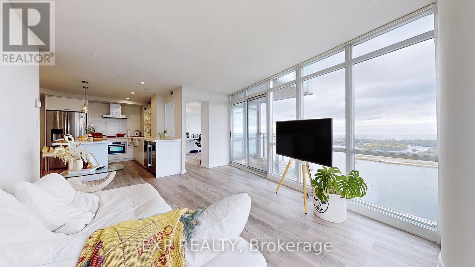 5315 - 11 Brunel Court, Toronto, Ontario  M5V 3Y3 - Photo 7 - C13230928