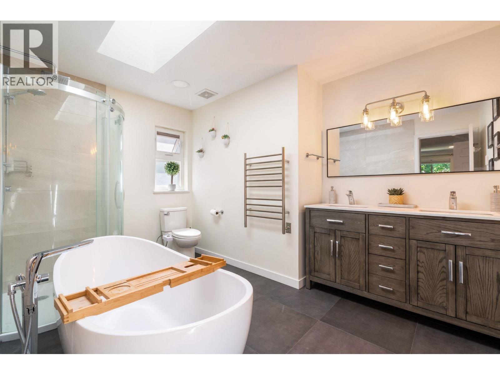 2950 W 15th Avenue, Vancouver, British Columbia  V6K 3A3 - Photo 18 - R3131205