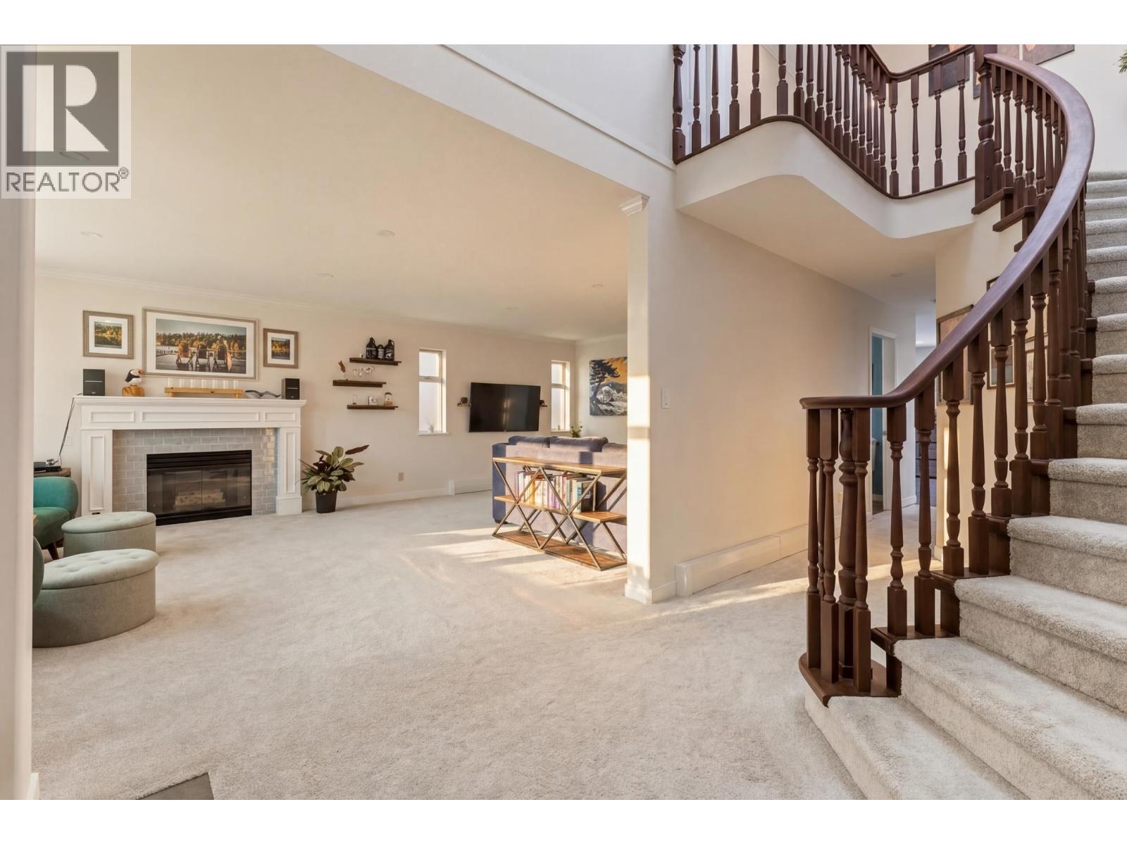 2950 W 15th Avenue, Vancouver, British Columbia  V6K 3A3 - Photo 2 - R3131205