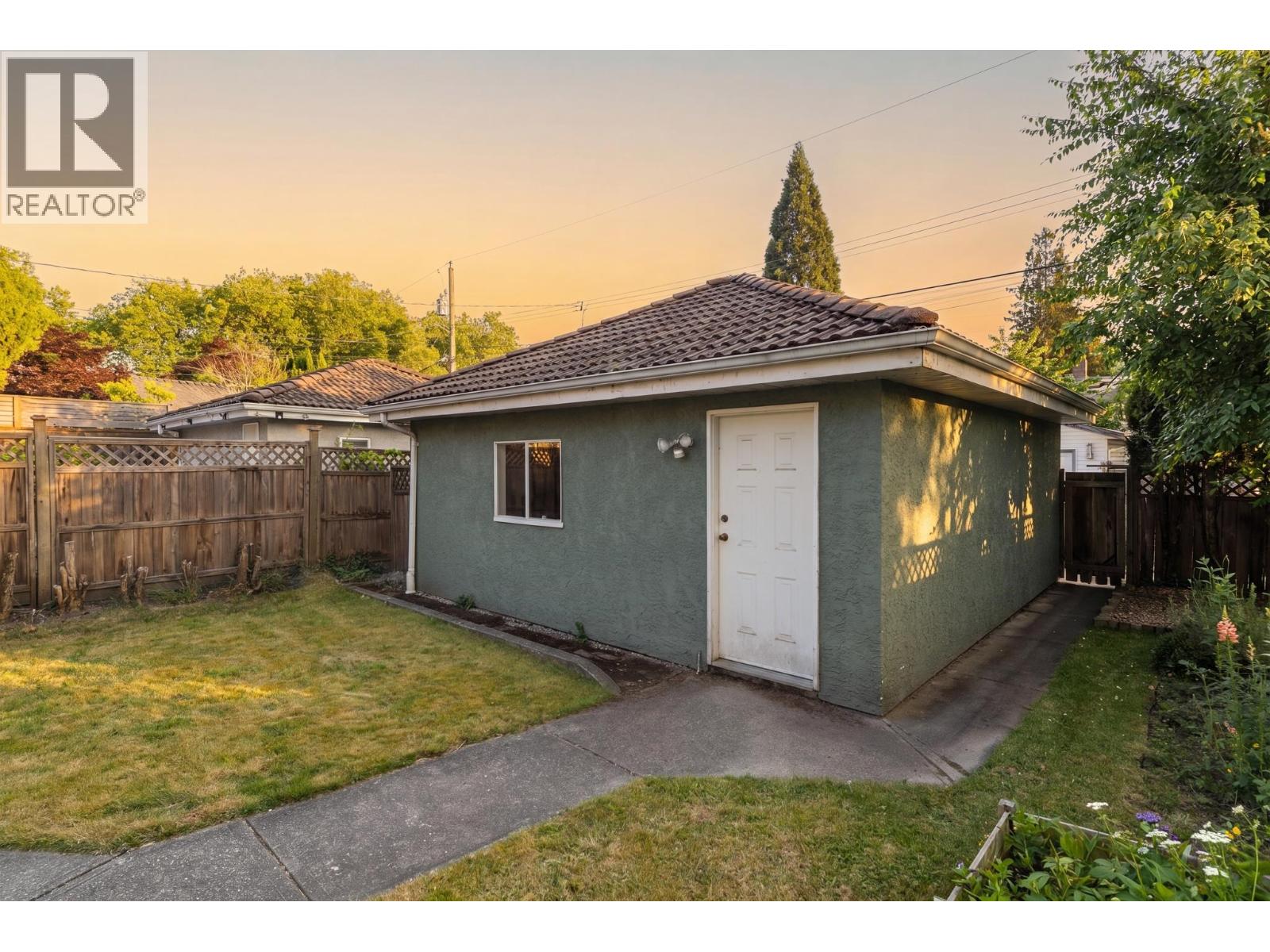 2950 W 15th Avenue, Vancouver, British Columbia  V6K 3A3 - Photo 30 - R3131205