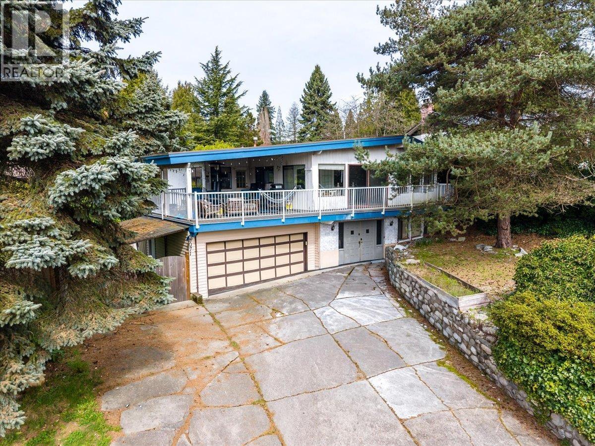 8071 Greenlake Place, Burnaby, British Columbia  V5A 3N5 - Photo 1 - R3131226