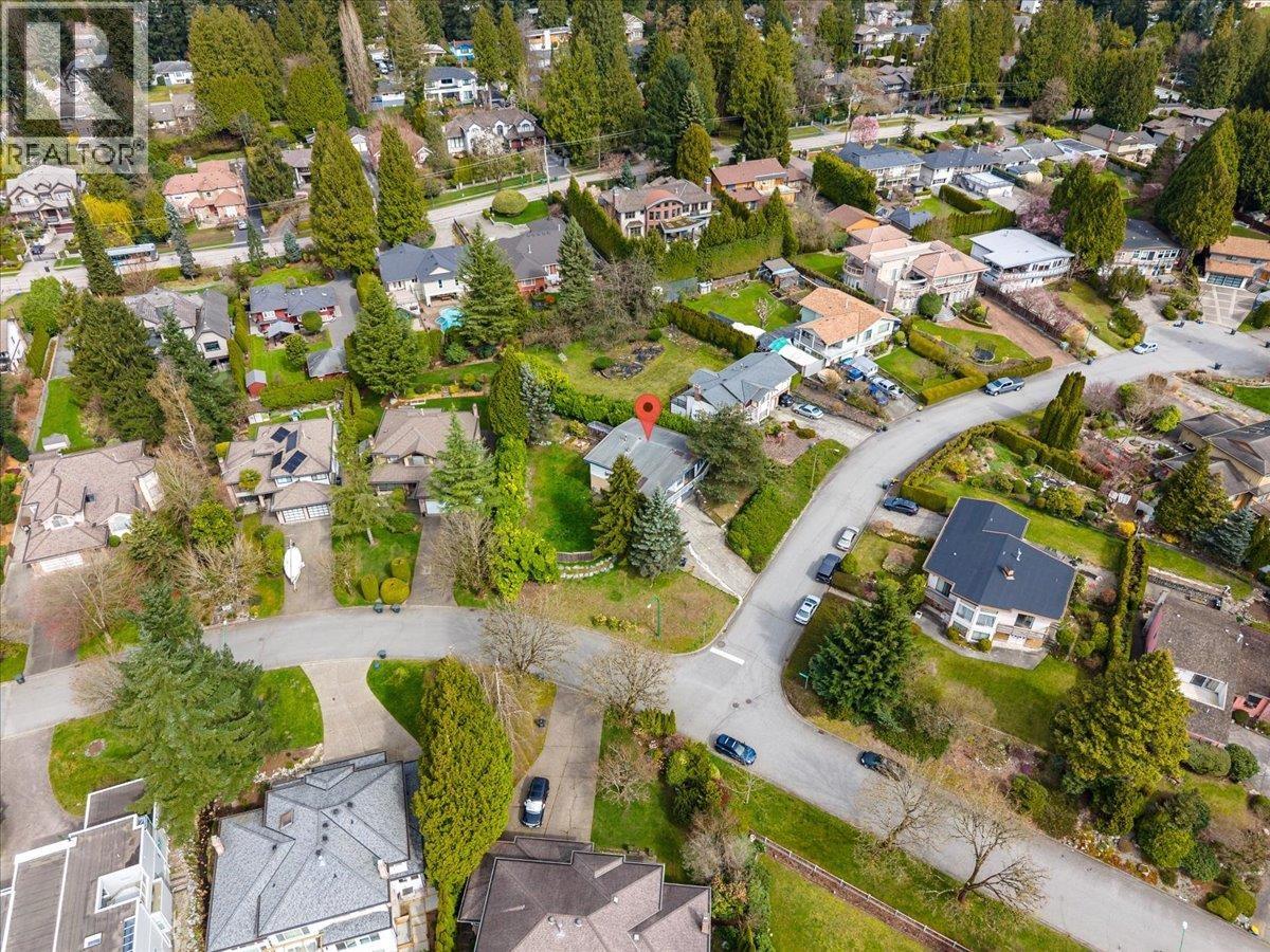 8071 Greenlake Place, Burnaby, British Columbia  V5A 3N5 - Photo 6 - R3131226