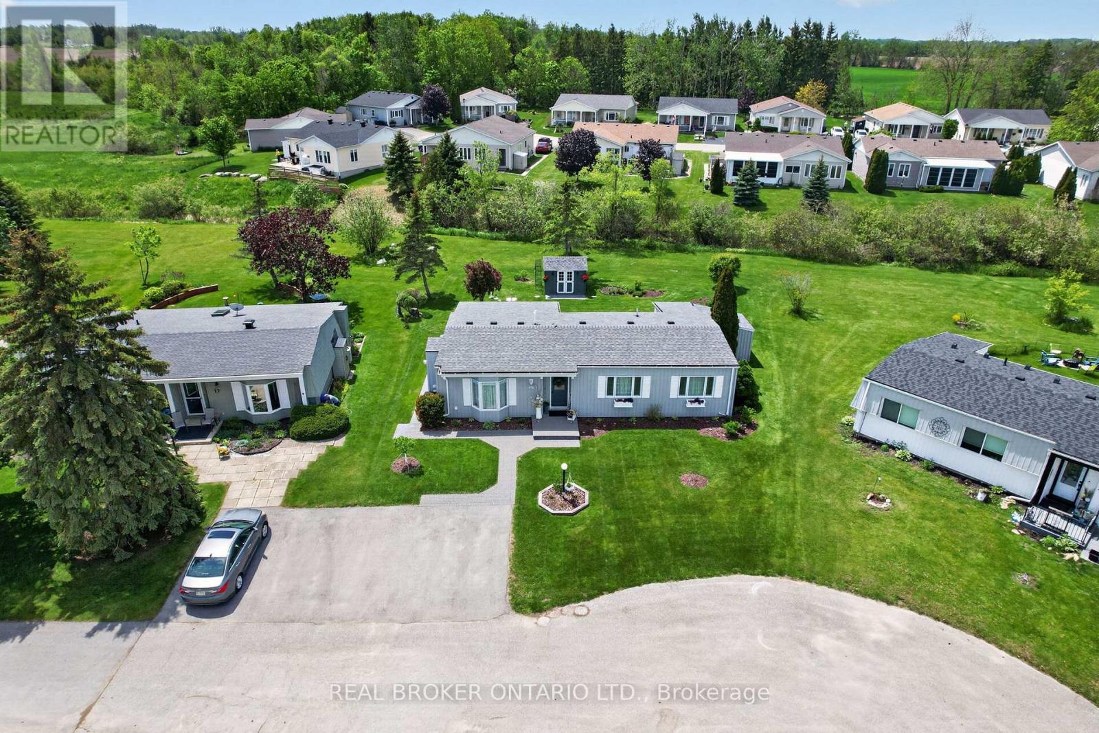 19 Hearts Content, Innisfil, Ontario  L9S 1S1 - Photo 2 - N13230910