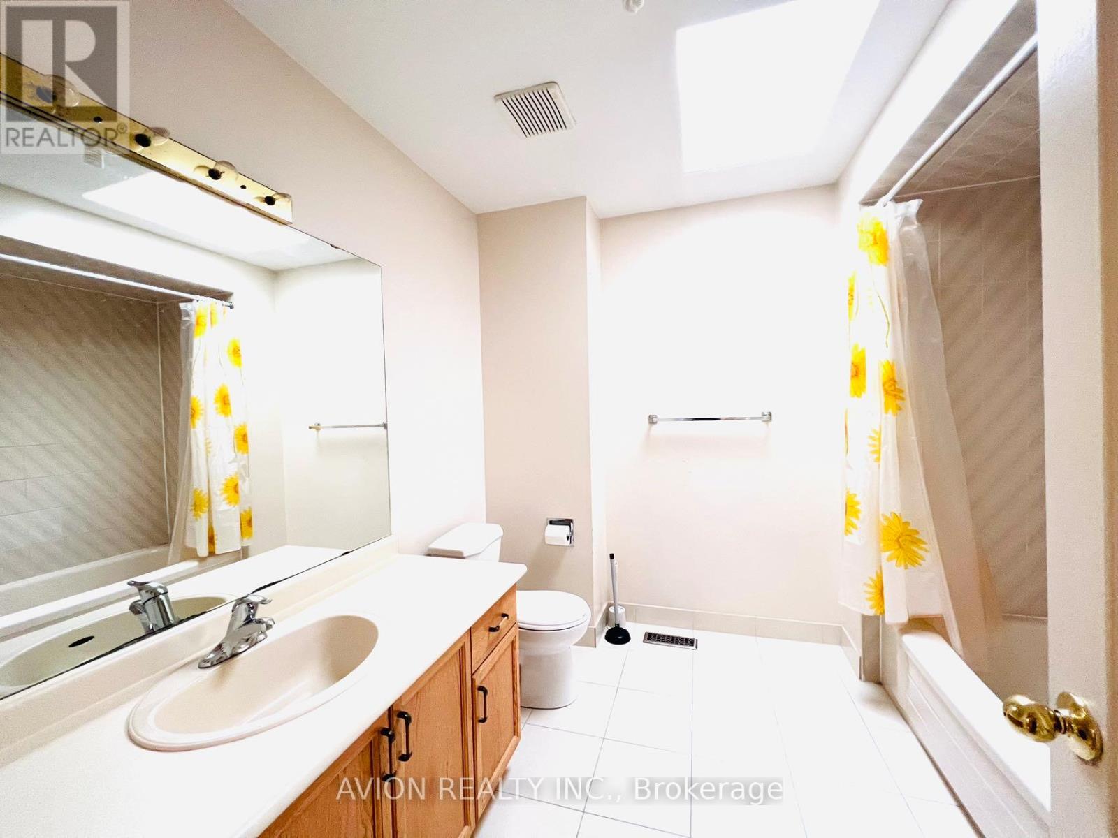 Room A - 15 Cantertrot Court, Vaughan, Ontario  L4J 7X7 - Photo 5 - N13230948