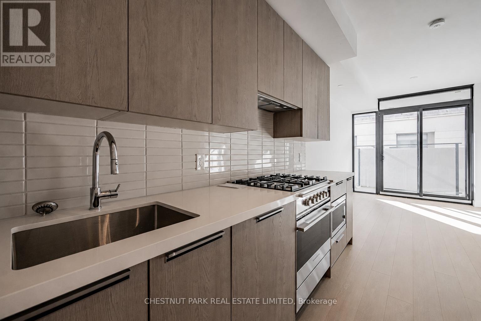 703 - 160 Kingsway Crescent, Toronto, Ontario  M8X 0B5 - Photo 3 - W13230866
