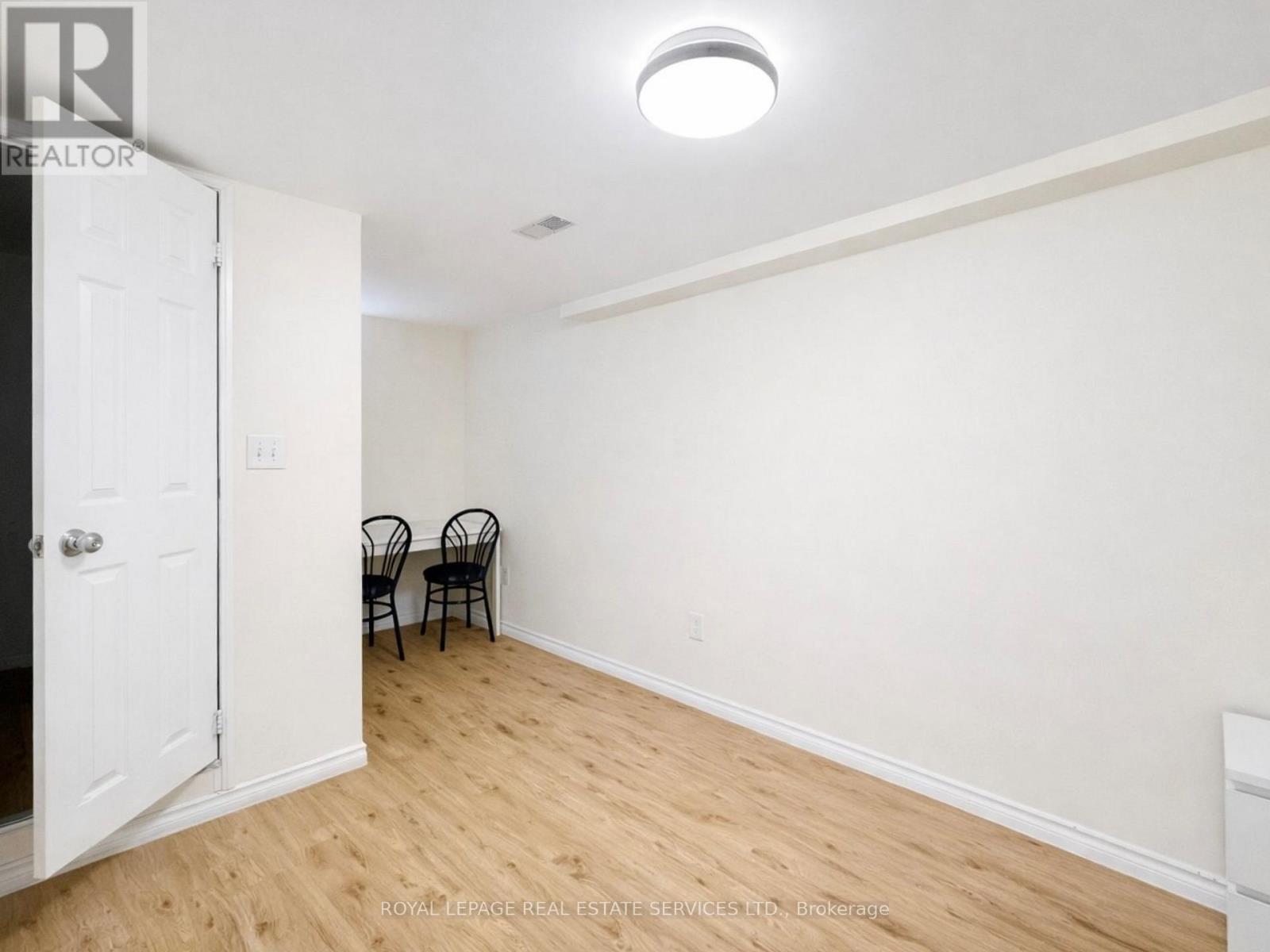 Bsmt - 1365 Willowvale Gardens, Mississauga, Ontario  L5V 1V1 - Photo 11 - W13230880