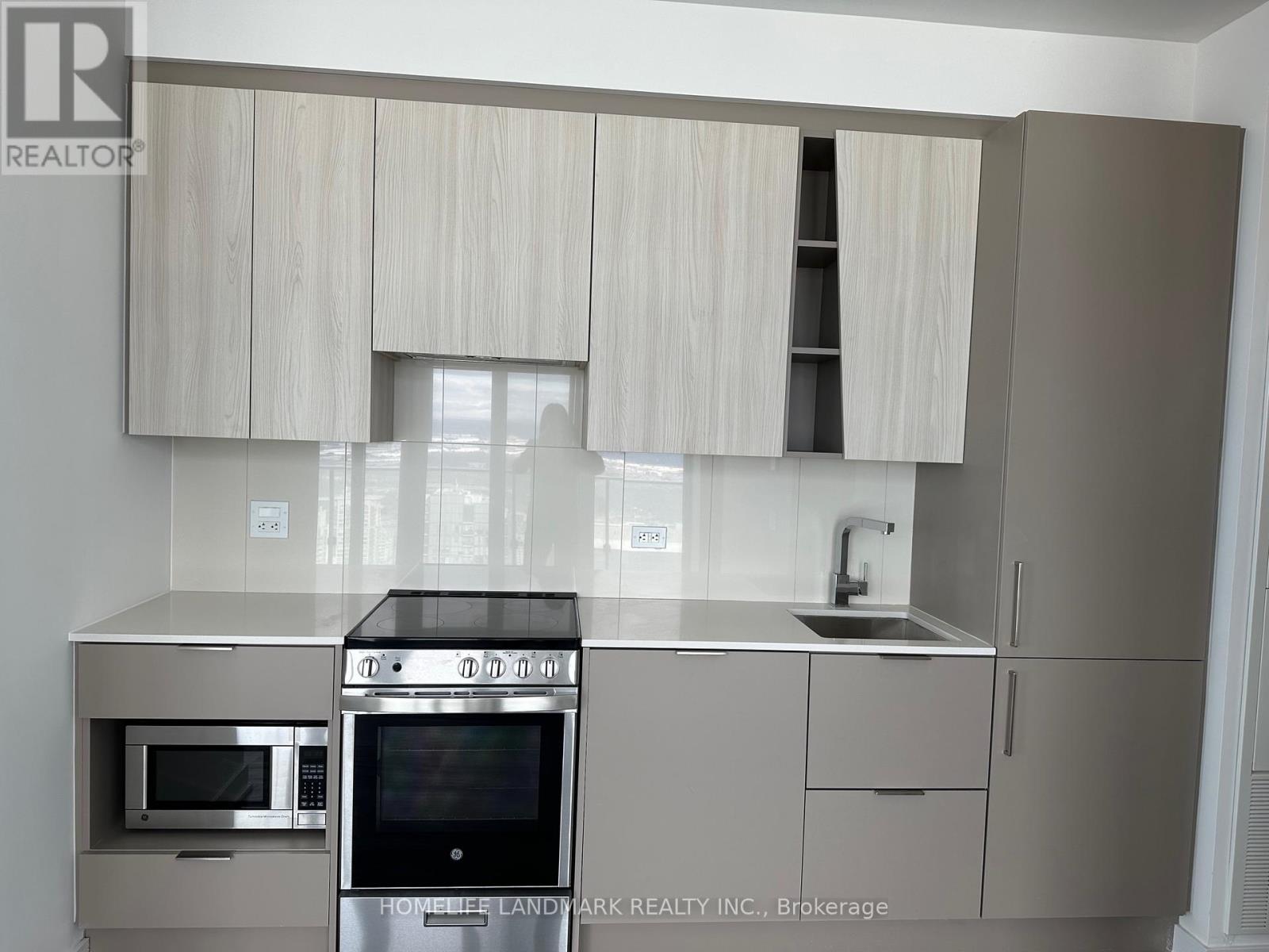 5410 - 3900 Confederation Parkway, Mississauga, Ontario  L5B 0M3 - Photo 4 - W13230894