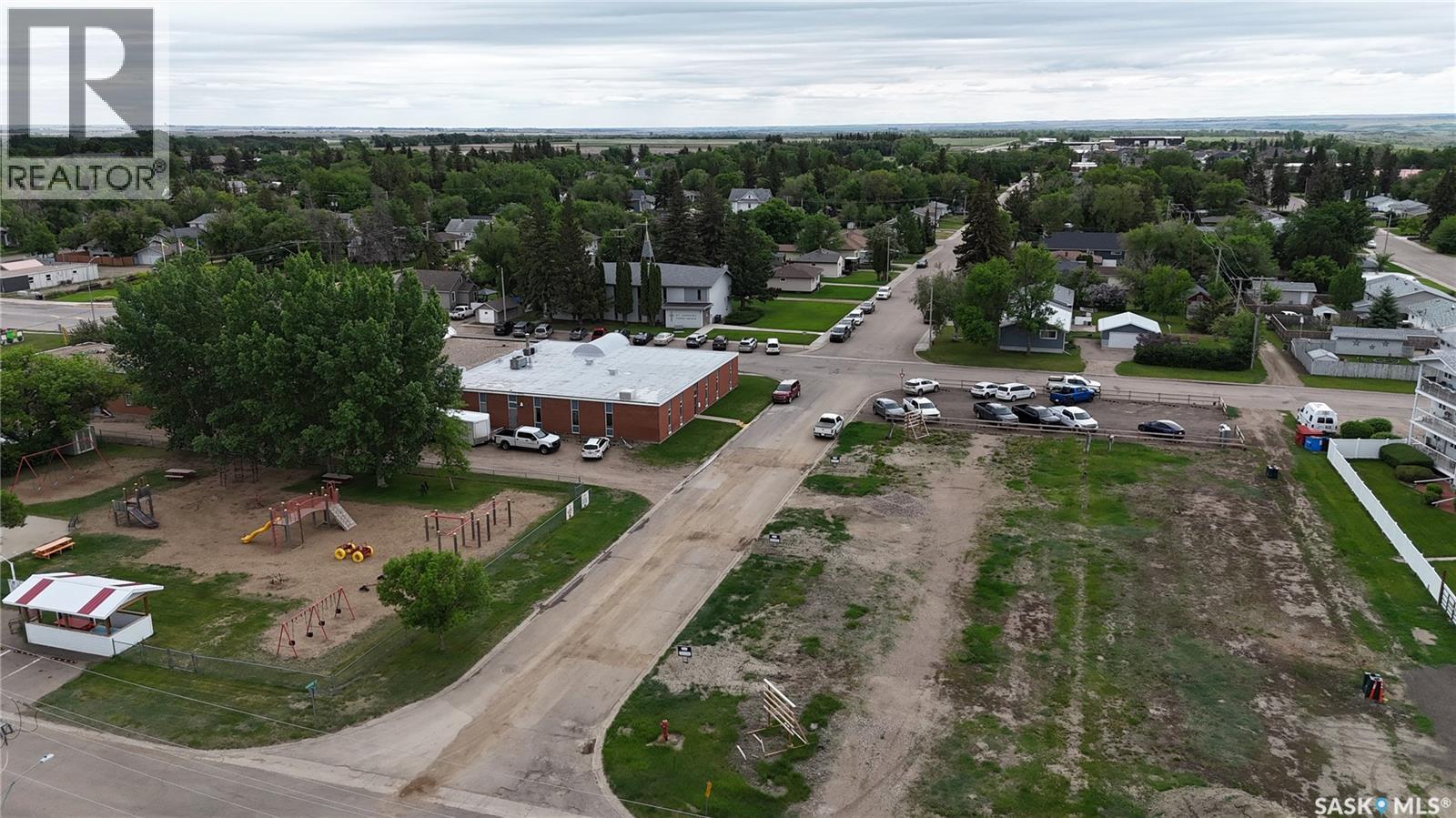 96-98 Thomson Street, Outlook, Saskatchewan  S0L 2N0 - Photo 8 - SK030216