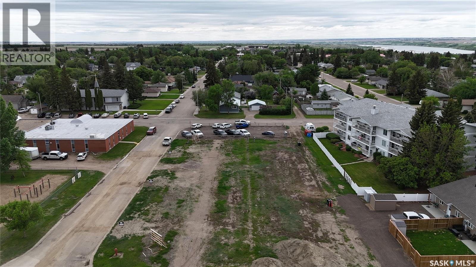 104-106 Thomson Street, Outlook, Saskatchewan  S0L 2N0 - Photo 8 - SK030220