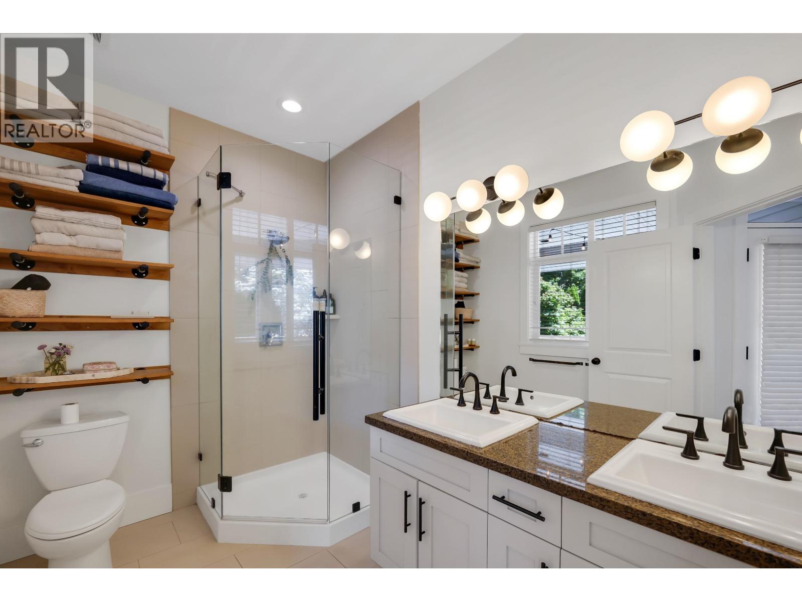 1001 Condor Place, Squamish, British Columbia  V8B 0P4 - Photo 12 - R3130723