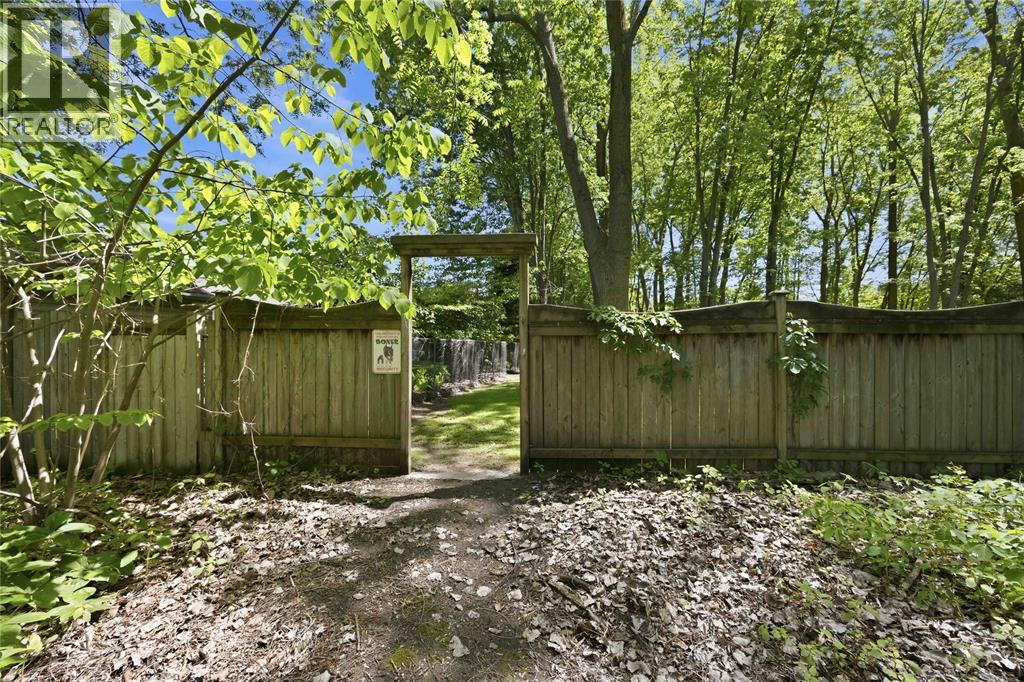 2056 Blackwell Road, Sarnia, Ontario   - Photo 28 - 26012902