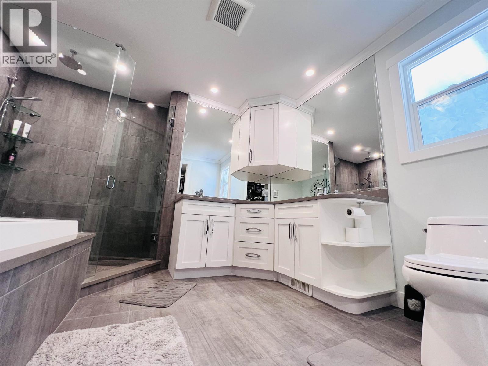 21066 Glenwood Avenue, Maple Ridge, British Columbia  V2X 8K5 - Photo 4 - R3130789