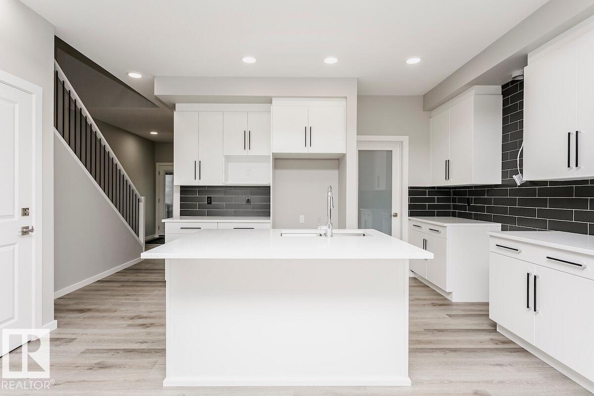 2811 62 St Sw, Edmonton, Alberta  T6X 0W2 - Photo 2 - E4491351