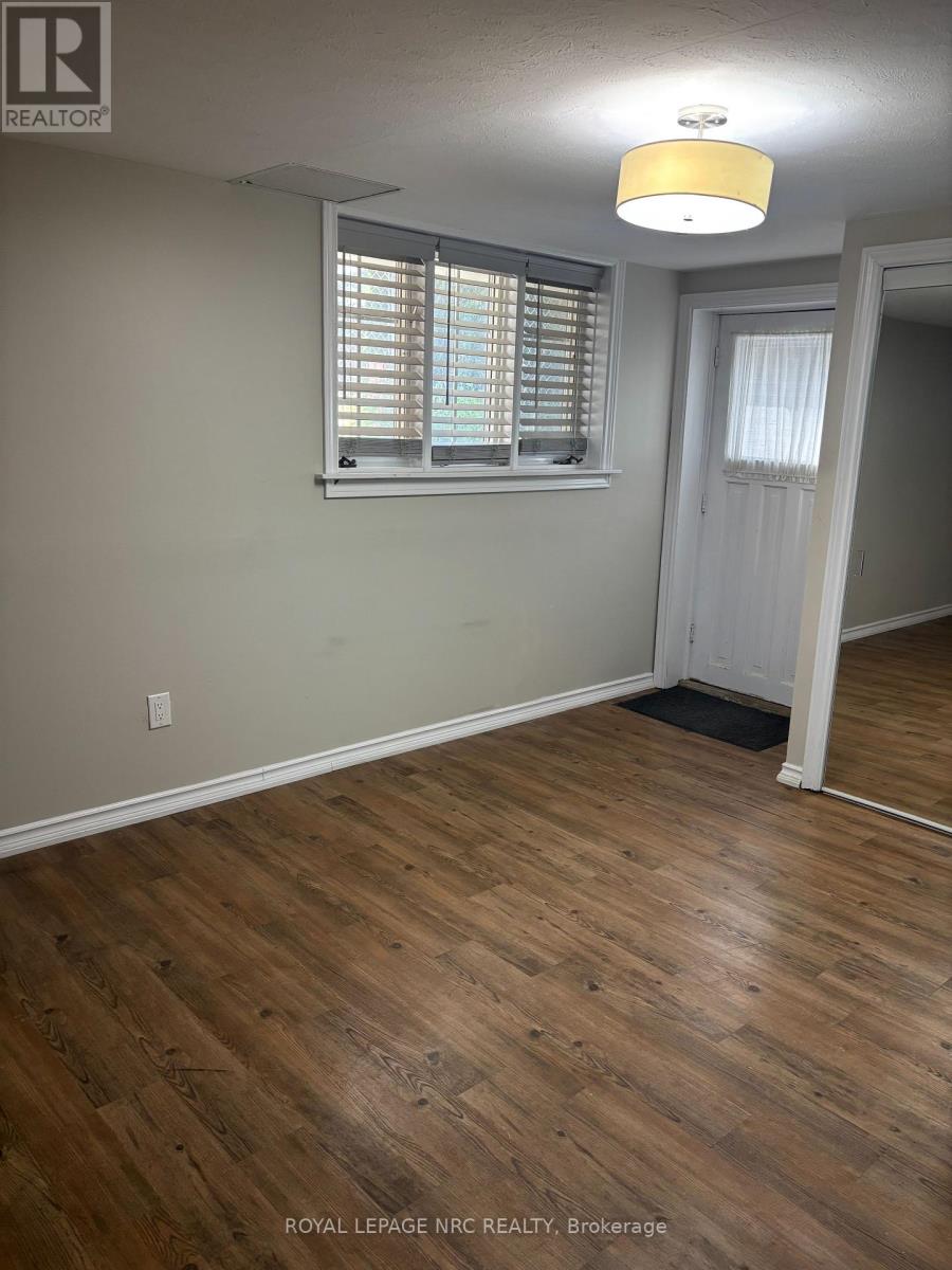38 Manor Road, St. Catharines, Ontario  L2N 3B5 - Photo 3 - X13070754
