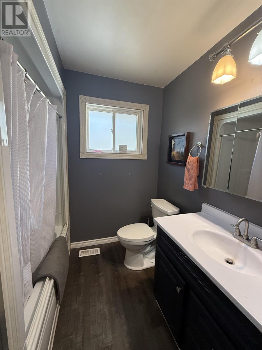 108 Highland Cres, Nakina, Ontario  P0T 2H0 - Photo 12 - TB2600219