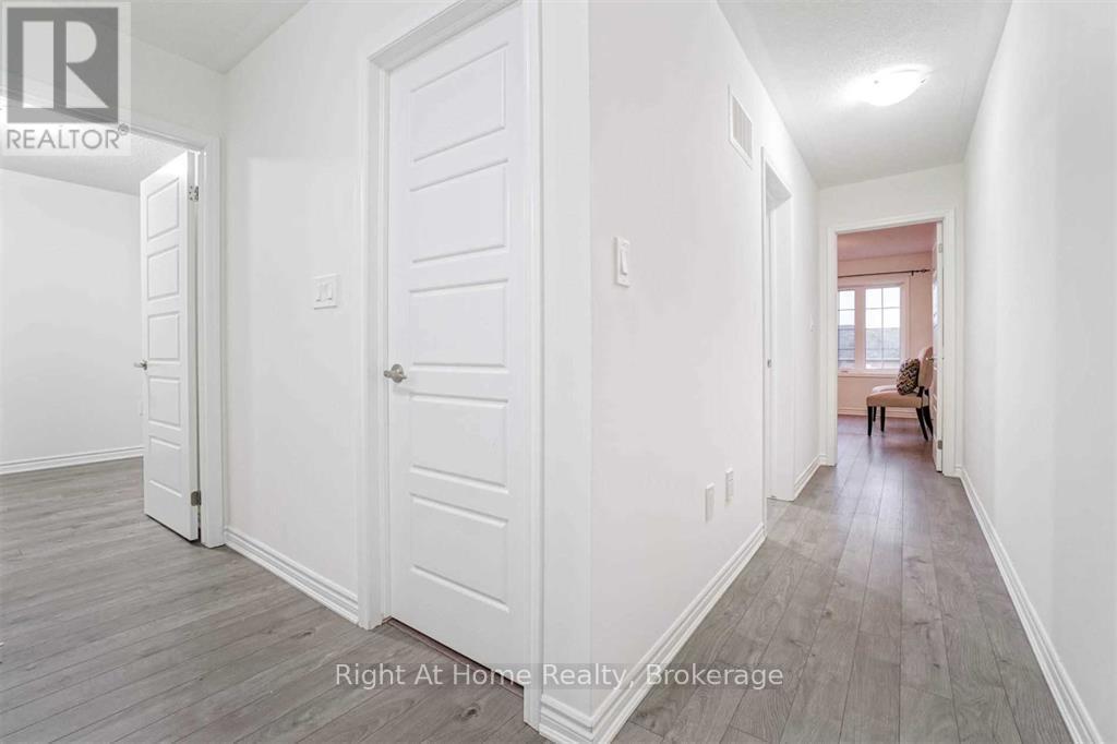 297 Murlock Heights, Milton, Ontario  L9E 1C3 - Photo 13 - W13231008