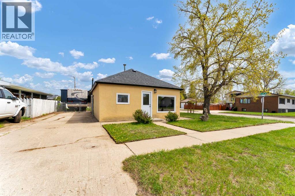 837 Main Street S, Redcliff, Alberta  T0J 2P0 - Photo 2 - A2313911