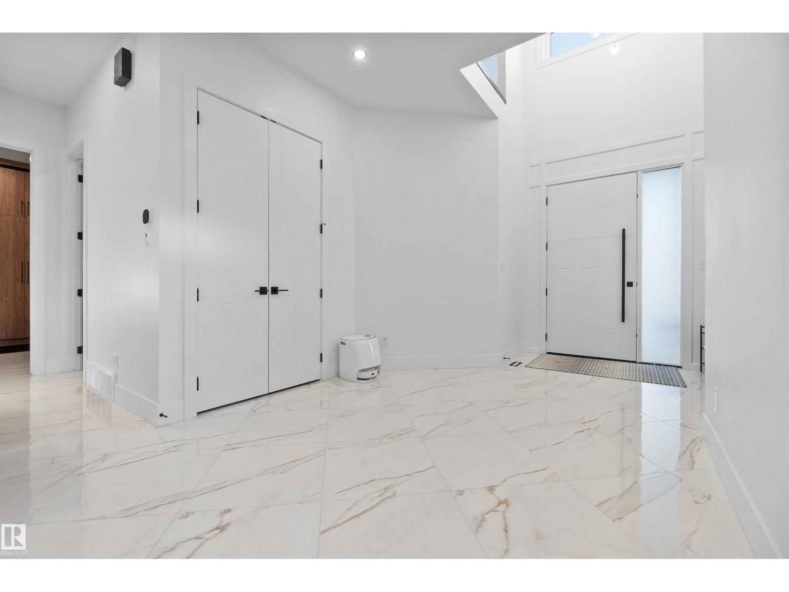 3904 Ginsburg Cr Nw, Edmonton, Alberta  T5T 4V2 - Photo 6 - E4491355