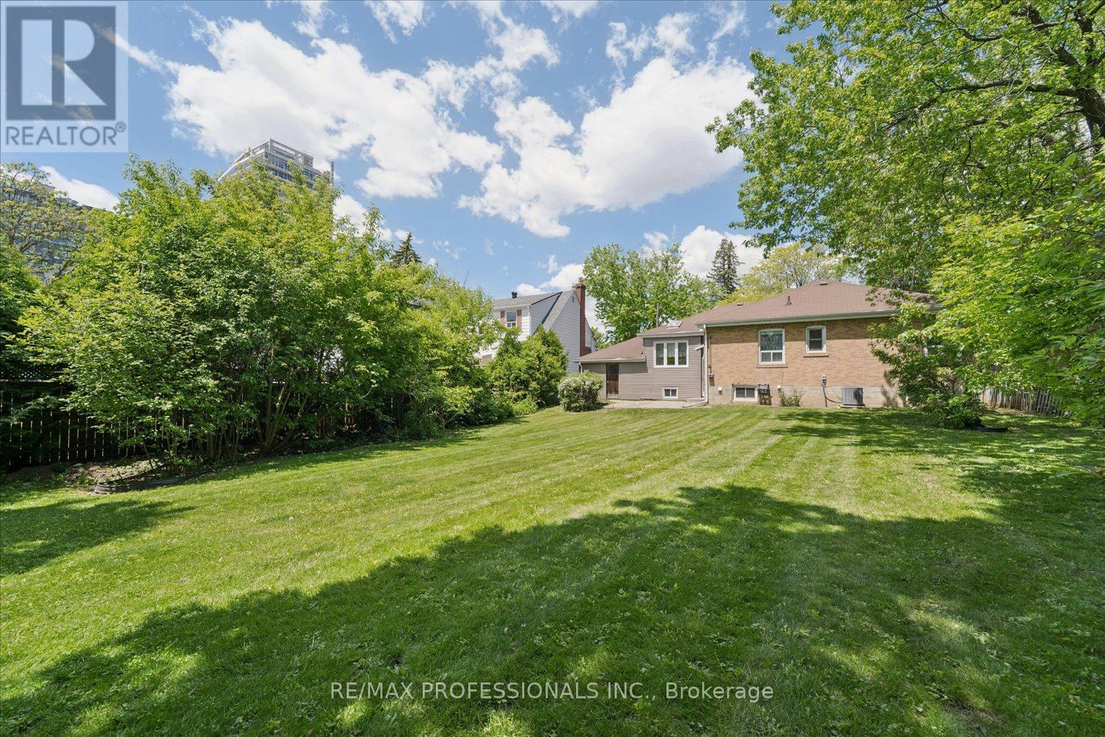 34 Harding Boulevard, Richmond Hill, Ontario  L4C 1S8 - Photo 36 - N13231022