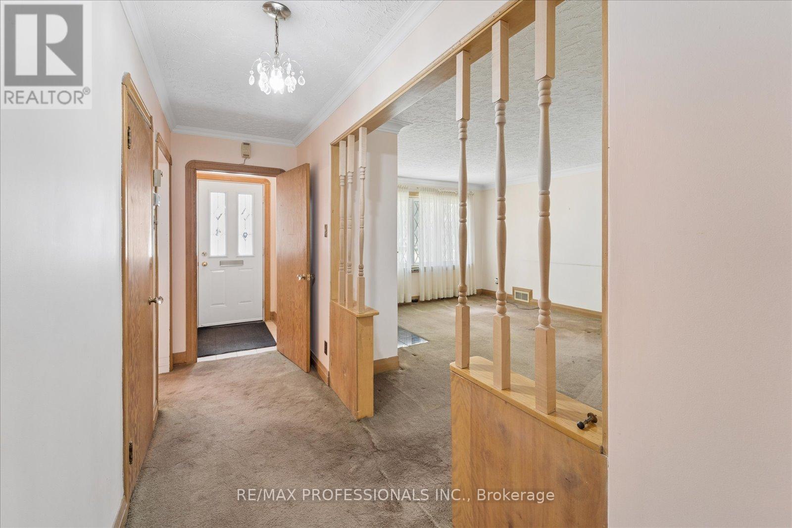 34 Harding Boulevard, Richmond Hill, Ontario  L4C 1S8 - Photo 5 - N13231022