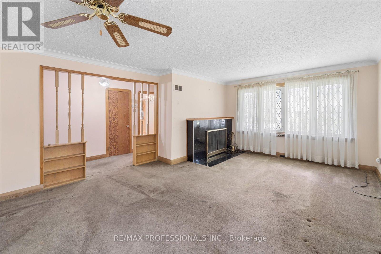34 Harding Boulevard, Richmond Hill, Ontario  L4C 1S8 - Photo 6 - N13231022