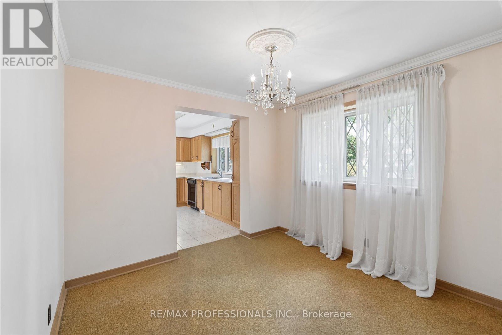 34 Harding Boulevard, Richmond Hill, Ontario  L4C 1S8 - Photo 9 - N13231022