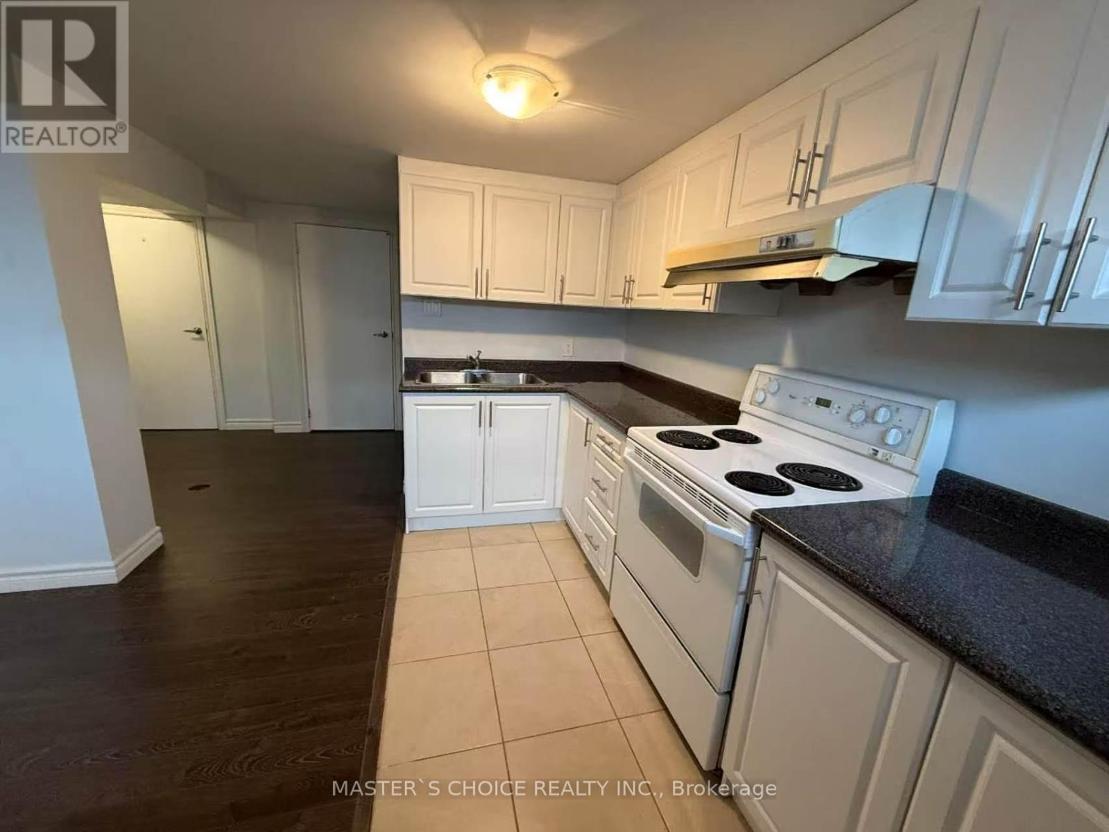 391 Taylor Mills Drive S, Richmond Hill, Ontario  L4C 2T2 - Photo 3 - N13231078