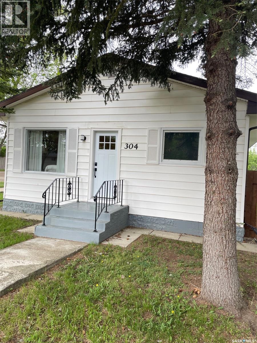 304 Brownlee Street, Herbert, Saskatchewan  S0H 2A0 - Photo 1 - SK037973