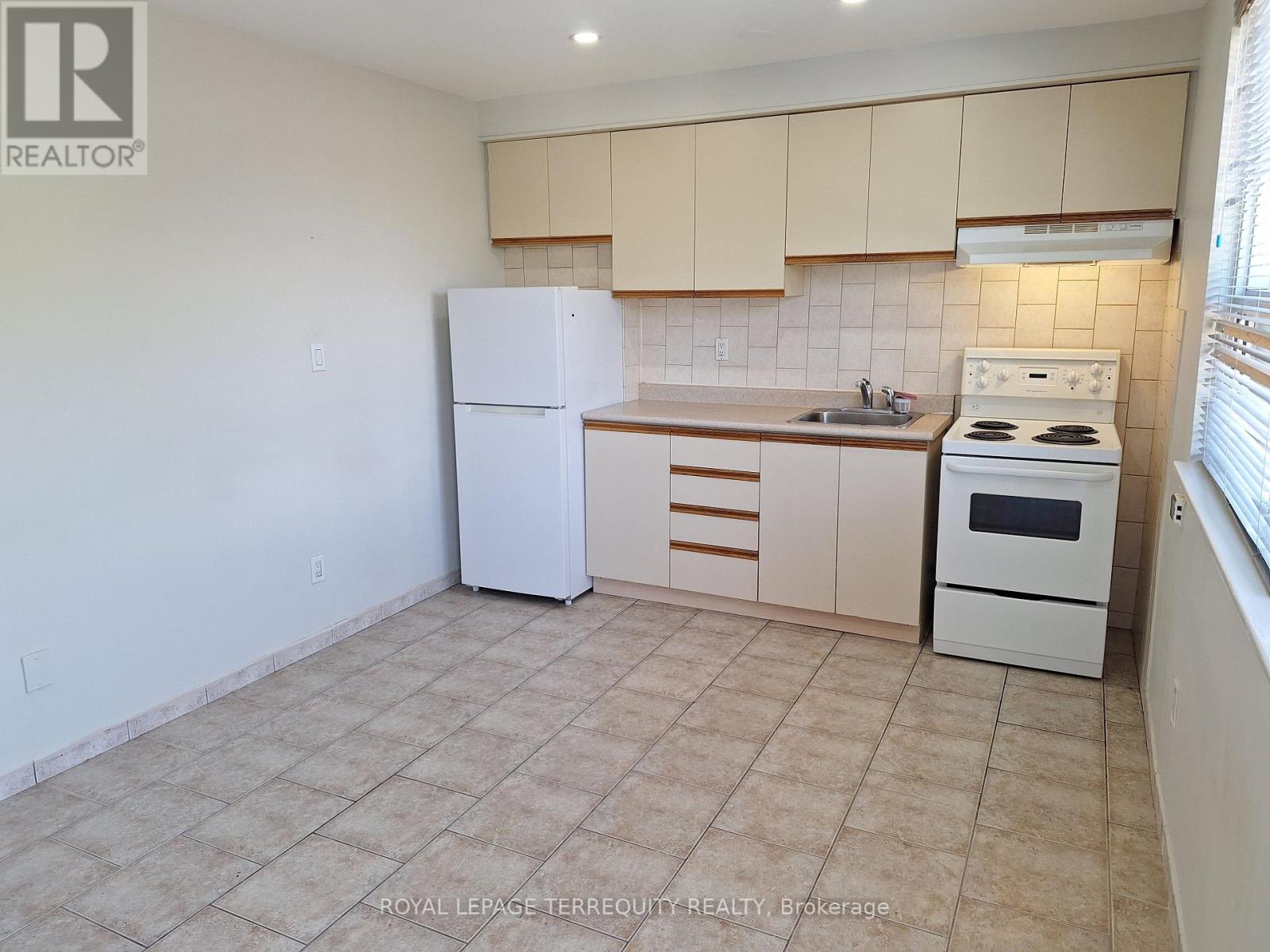 2 - 708 Wilson Avenue, Toronto, Ontario  M3K 1E1 - Photo 5 - W13231002