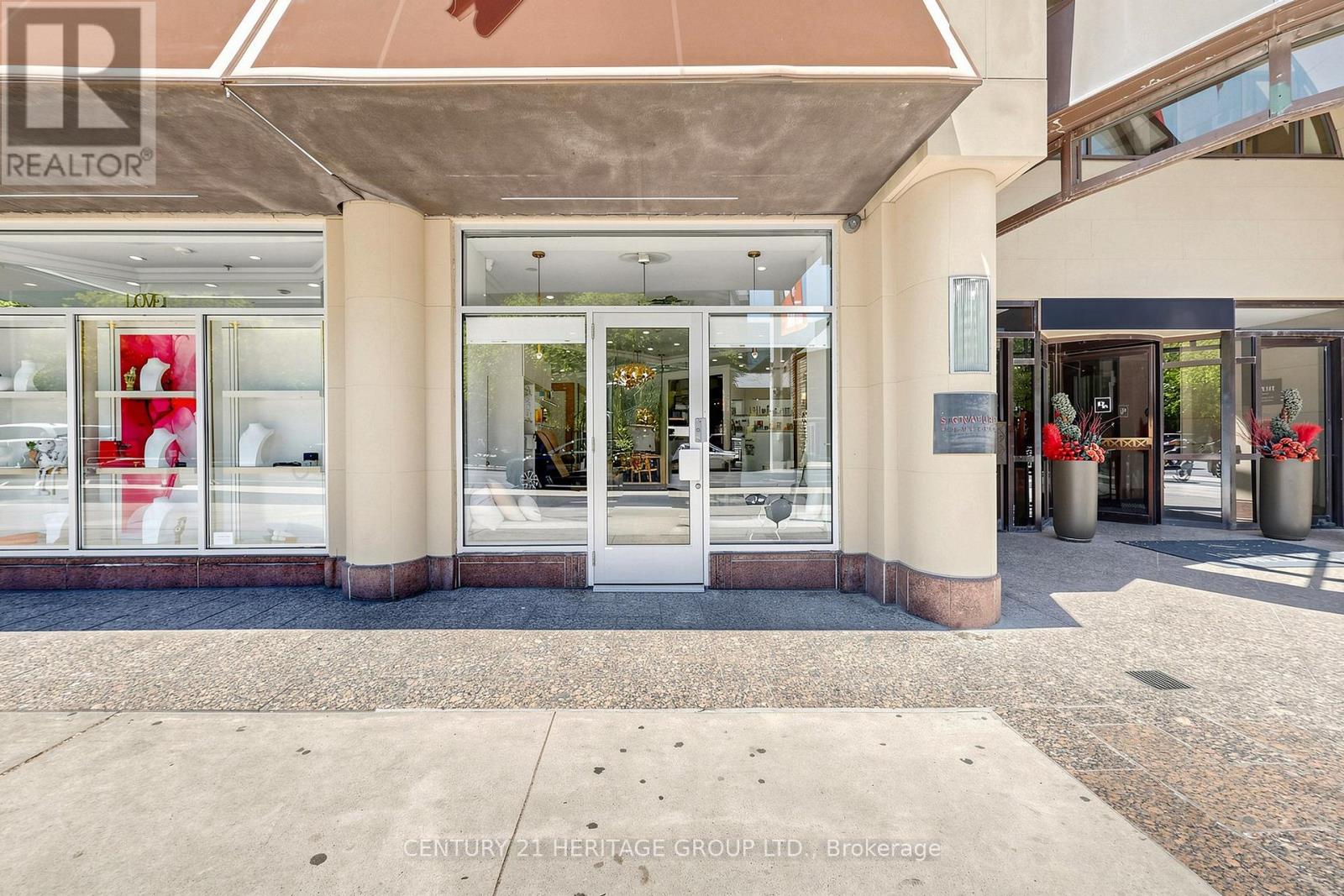 2200 Bloor Street W, Toronto, Ontario  M6S 1N4 - Photo 2 - W13231040