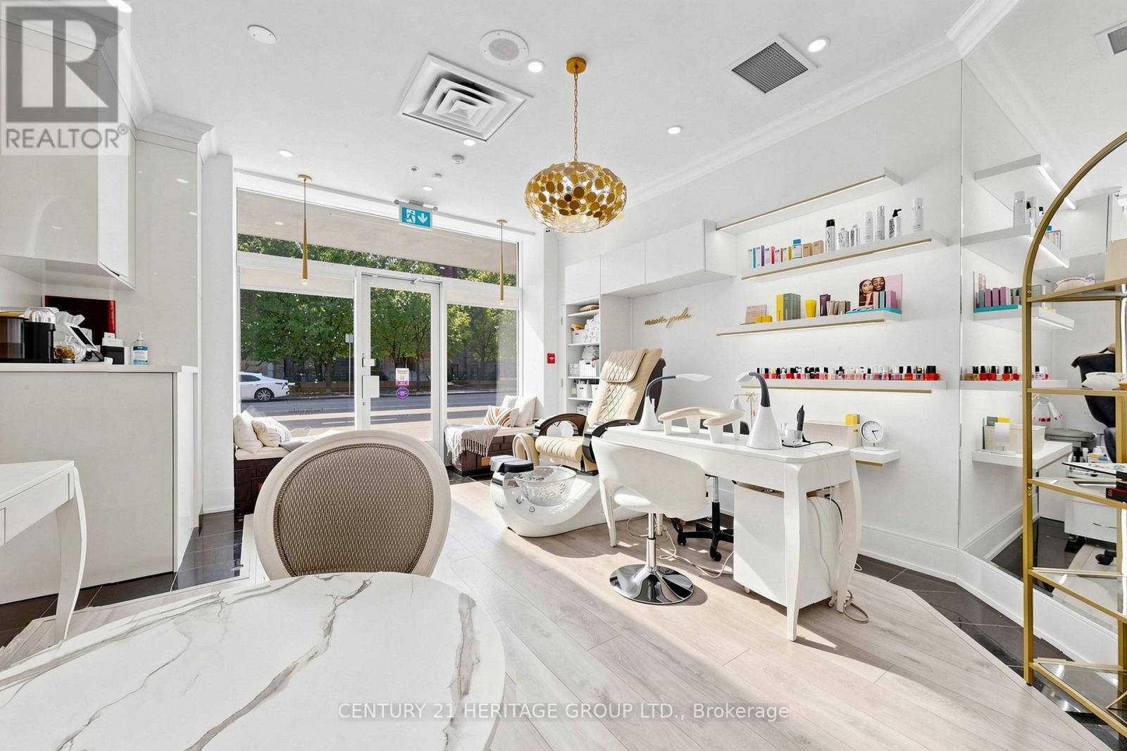 2200 Bloor Street W, Toronto, Ontario  M6S 1N4 - Photo 5 - W13231040