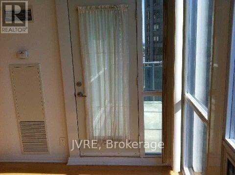 2210 - 3939 Duke Of York Boulevard, Mississauga, Ontario  L5B 4N2 - Photo 6 - W13231058