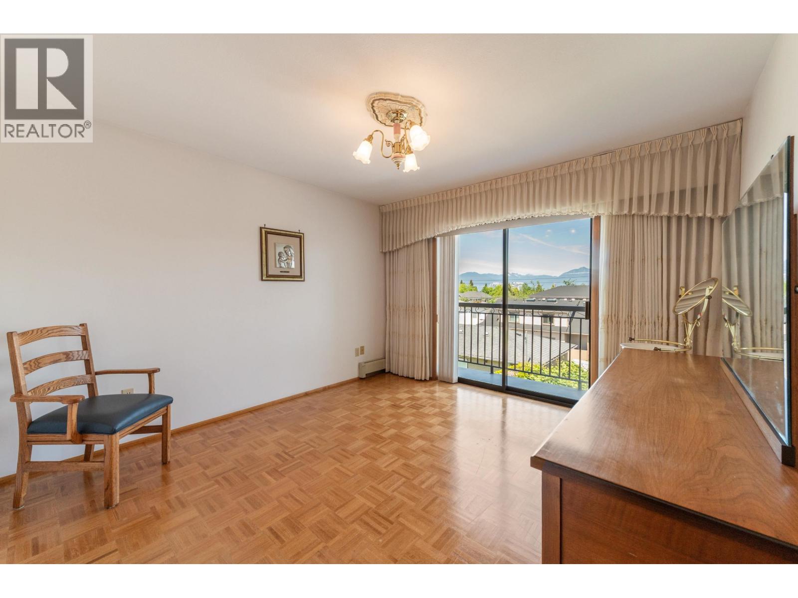2411 E 39th Avenue, Vancouver, British Columbia  V5R 2V4 - Photo 11 - R3131175