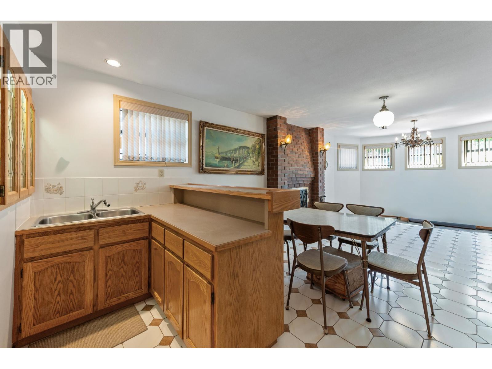 2411 E 39th Avenue, Vancouver, British Columbia  V5R 2V4 - Photo 19 - R3131175