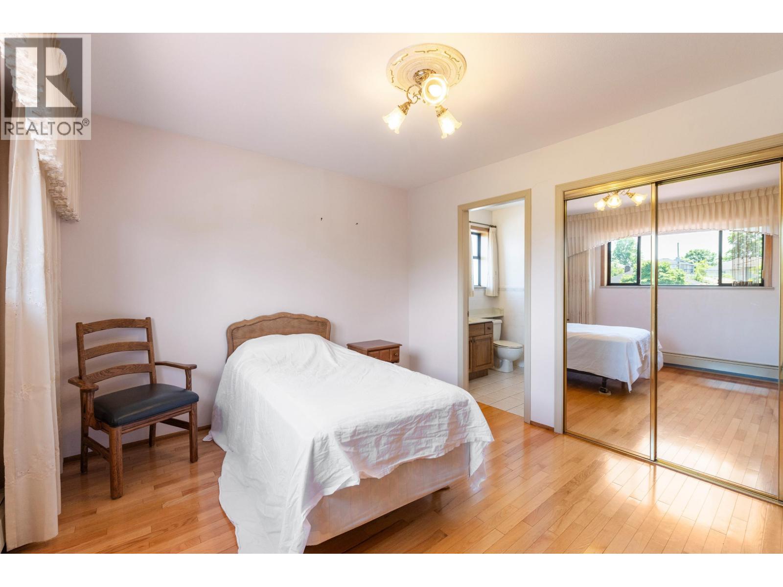 2411 E 39th Avenue, Vancouver, British Columbia  V5R 2V4 - Photo 8 - R3131175