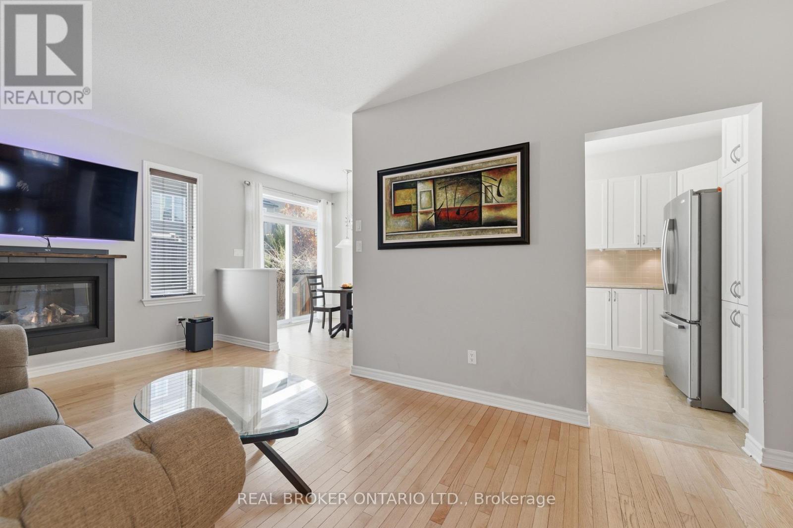417 Stalwart Crescent, Ottawa, Ontario  K1T 0H2 - Photo 3 - X13231010